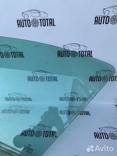 Стекло двери переднее левое Peugeot 308 EP6 2008