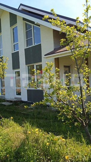 Коттедж 215,2 м² на участке 10 сот.