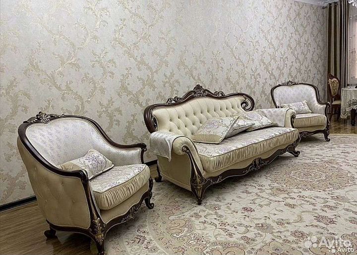 Диван и два кресла