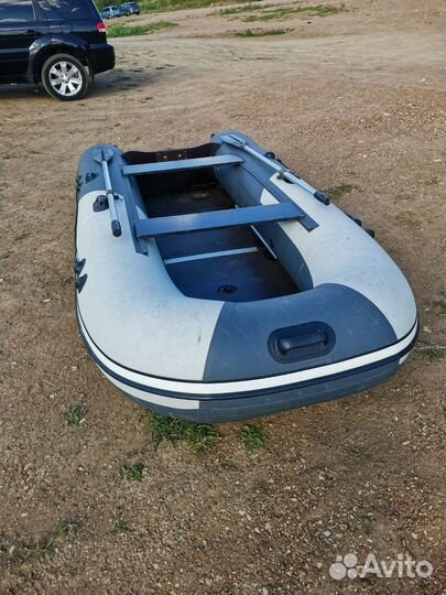 Лодка с мотором