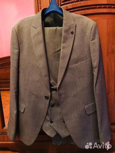 Классический костюм