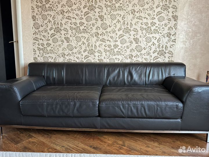 Кожаный диван