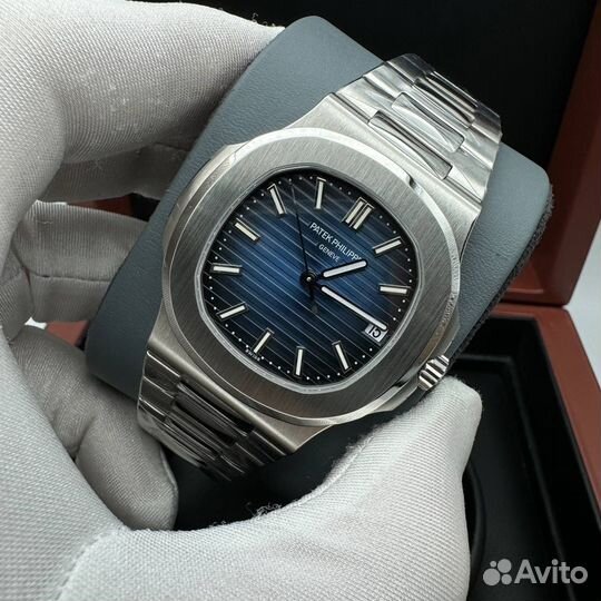 Часы Patek Philippe Nautilus