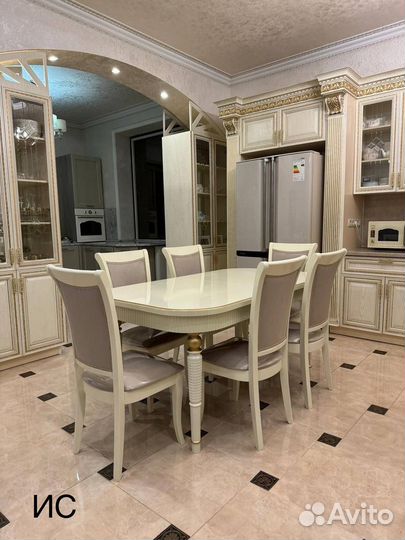 Стол обеденный со стульями