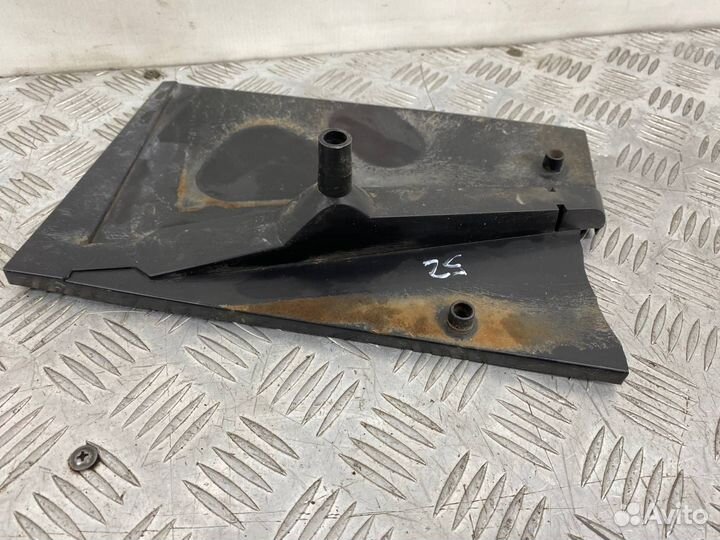 Б/У Площадка под аккумулятор (крепление акб)