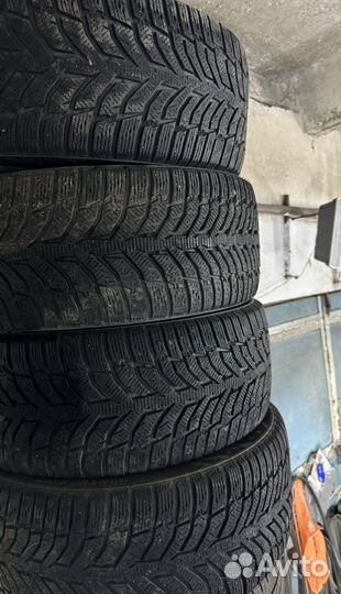 DoubleStar DW08 235/45 R17