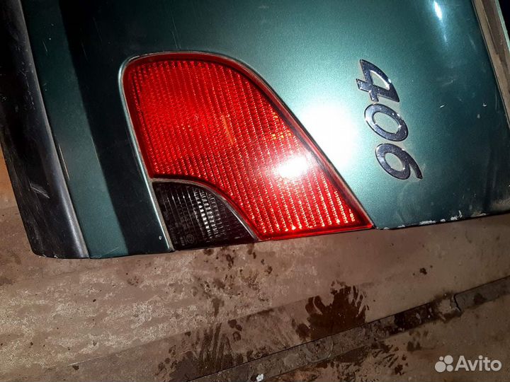 Фонарь задний Пежо 406 Peugeot 406 универсал