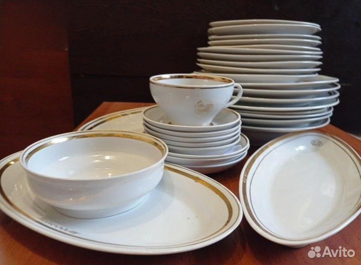 Набор посуды из гостиницы Россия (90 единиц)