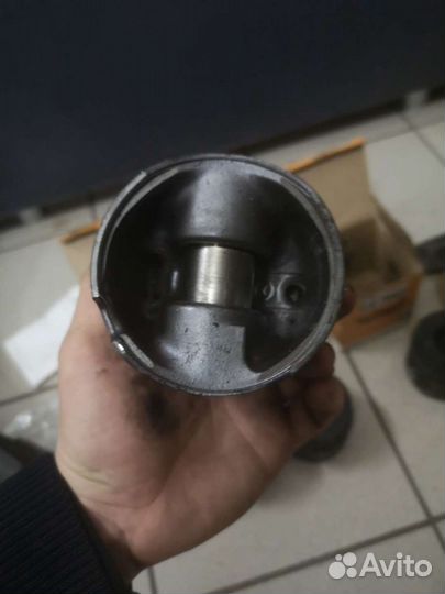 Комплект поршней om602.980 Mercedes