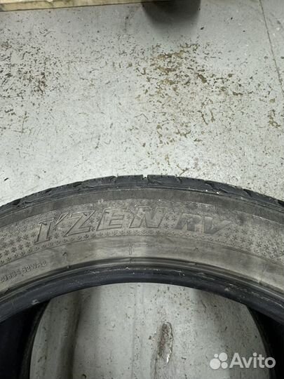 Kumho I'Zen RV Asymmetric 275/45 R20