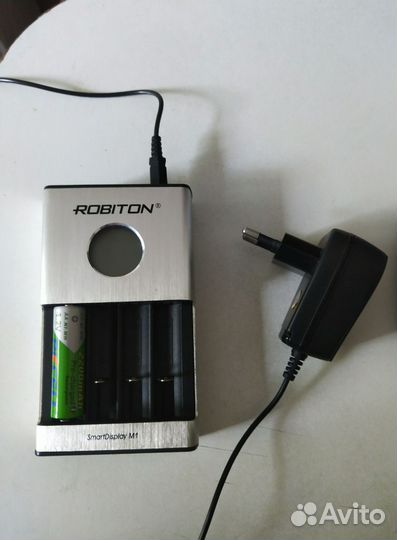 Зарядное устройство Robiton