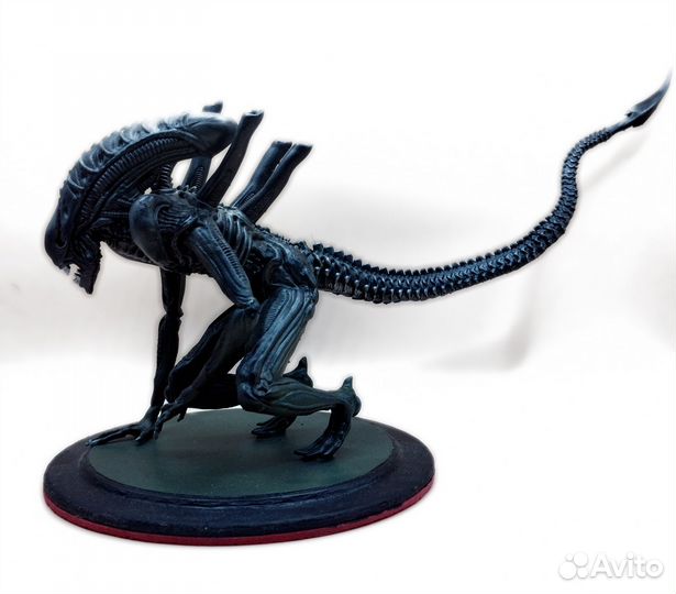 Коллекционная фигурка 