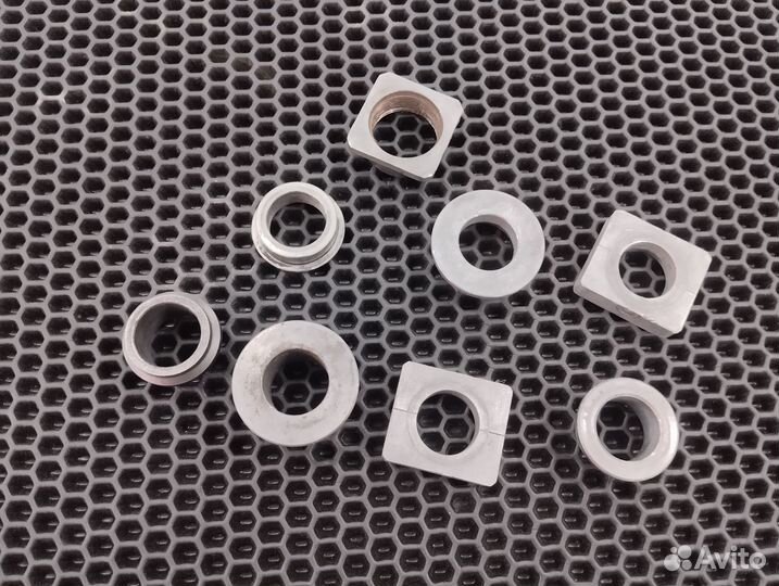 Kawasaki zx7r,ZX1100,ZZ-R1100 втулки колесных осей