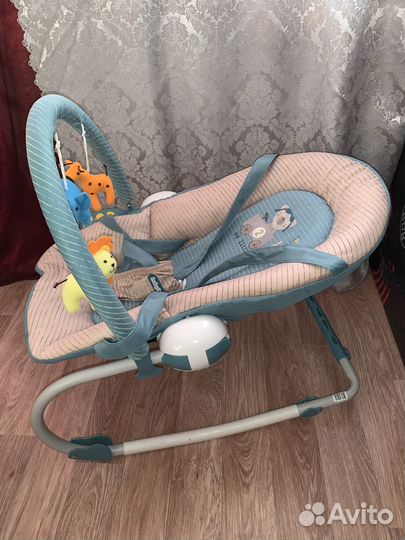 Шезлонг для новорожденного