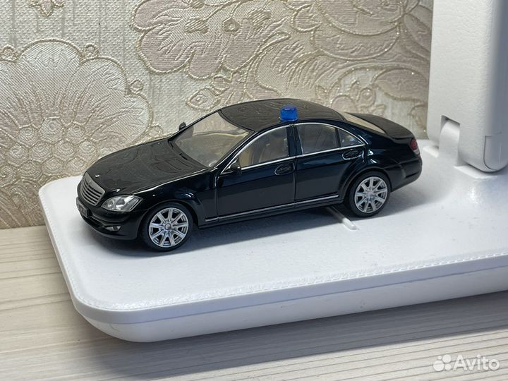 Модель автомобиля Mercedes-Benz s221