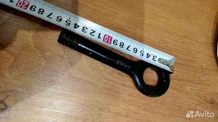 Крюк буксировочный