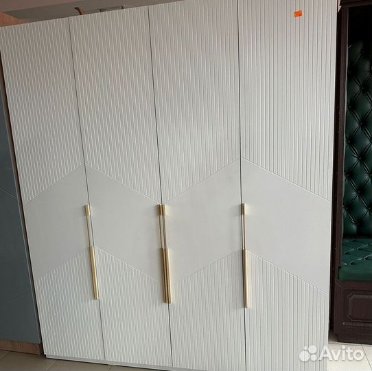Шкаф на заказ прямой распашной