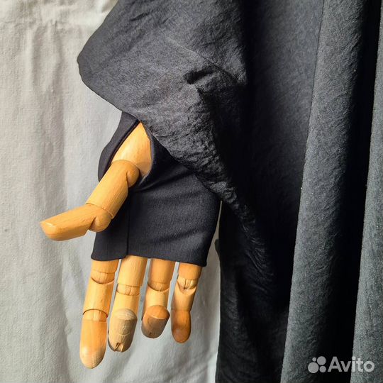 Издаль на завязках