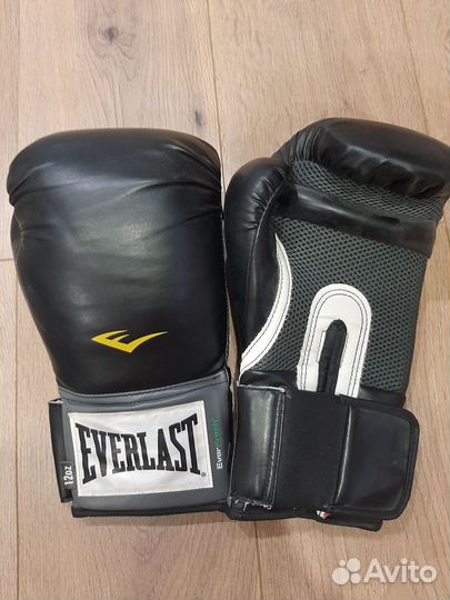 Боксерские перчатки 12 oz