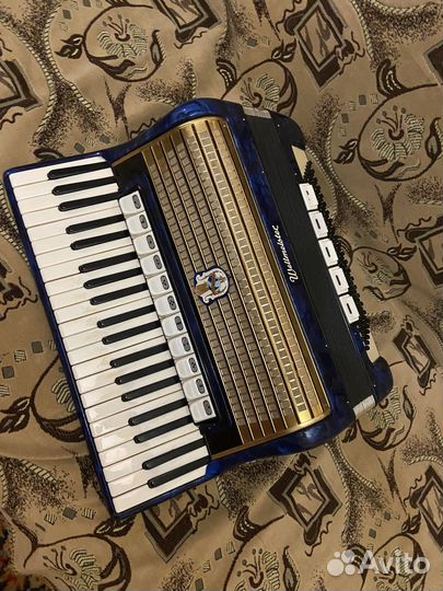 Аккордеон weltmeister 4/4(полноразмерный)