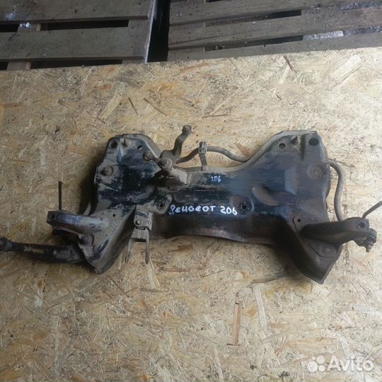 Передний подрамник Peugeot 206