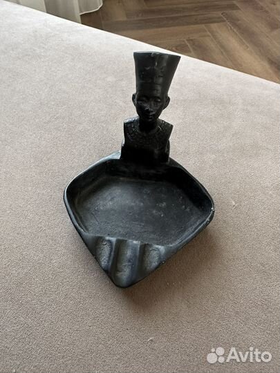 Пепельница нефертити
