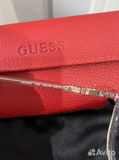 Солнцезащитные очки женские guess