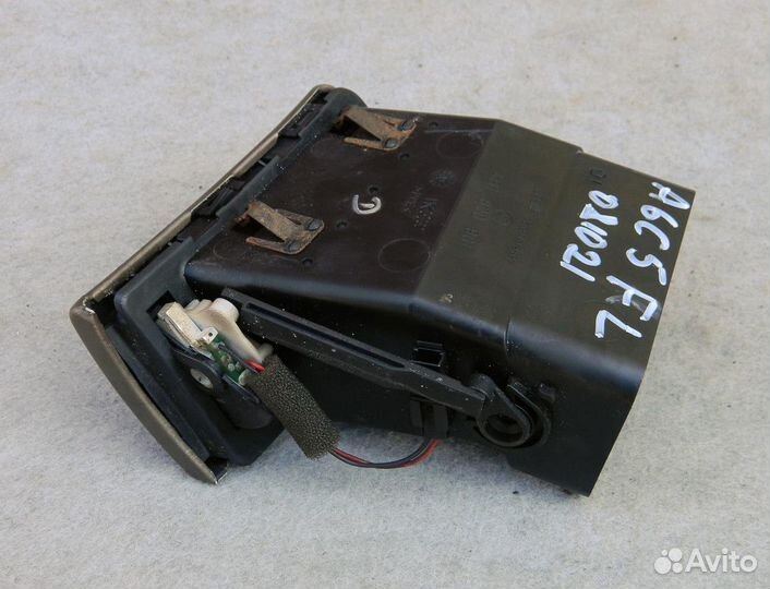 Дефлектор воздушный левый Audi A6 C5