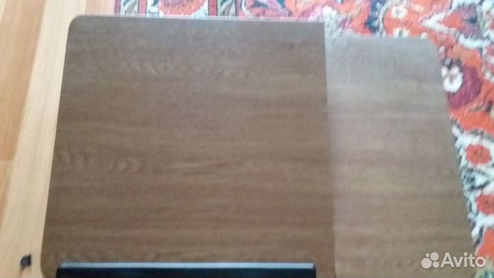 Небольшой компьютерный столик