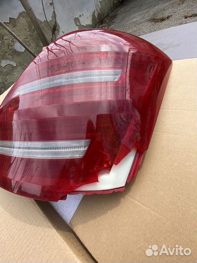 Задний рест фонарь w221