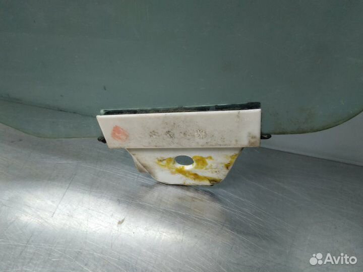 Стекло двери переднее правое Jeep Grand Cherokee