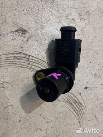 Датчик положения коленвала Audi A6