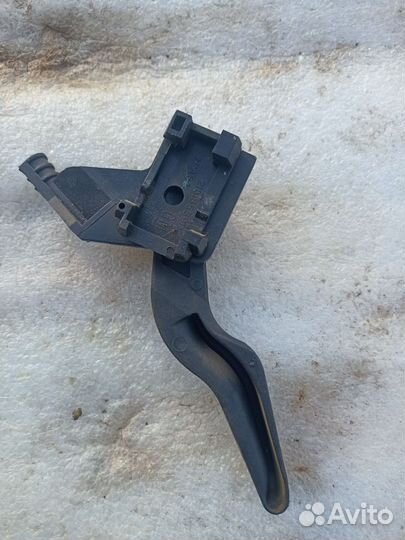 Ручка открывания капота Opel Zafira 2 (B)