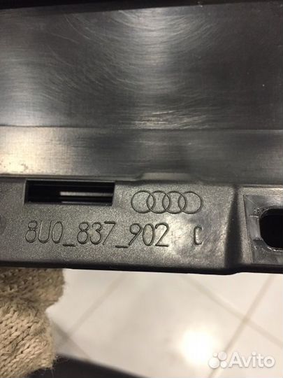 Накладка двери передняя правая Audi Q3 8U
