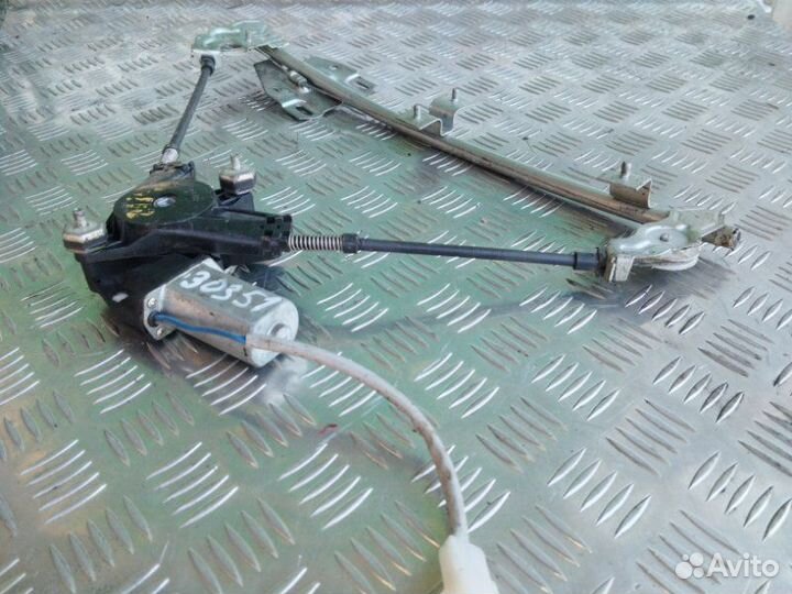 Стеклоподъемник передней правой двери правый Ваз