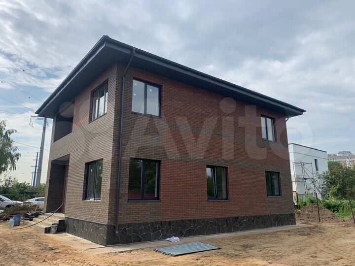 Коттедж 211,3 м² на участке 7,2 сот.