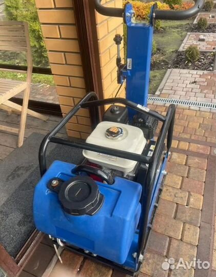 Виброплита TSS-VP120TH 110 кг с двс Honda GX160