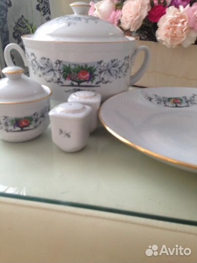 Сервиз столовый новый