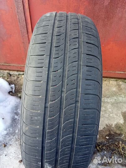 Kumho Sense KR26 215/70 R15 98T