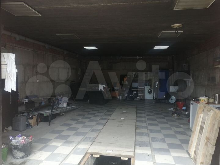 Гараж, > 30 м²