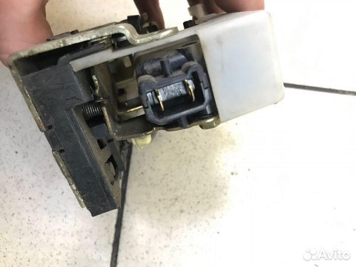 Замок дверной задний левый Renault Symbol 1