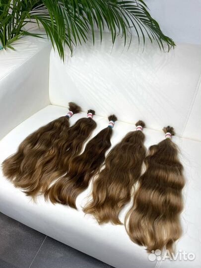 Модель на наращивание волос