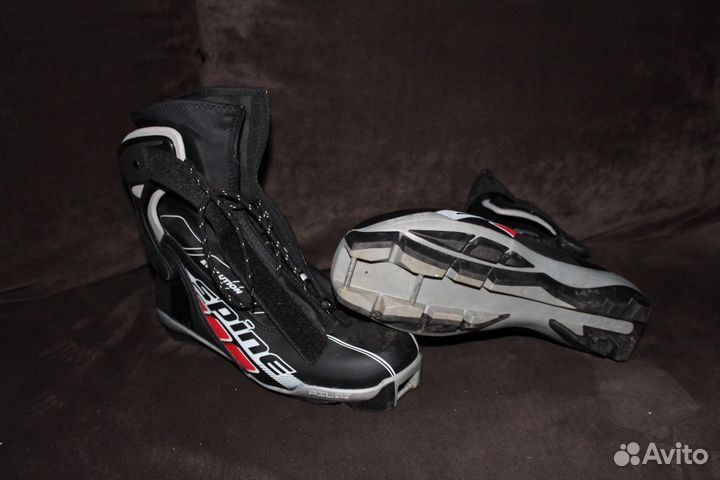 Лыжные ботинки spine