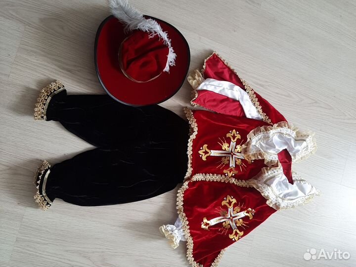 Карнавальный костюм мушкитёр