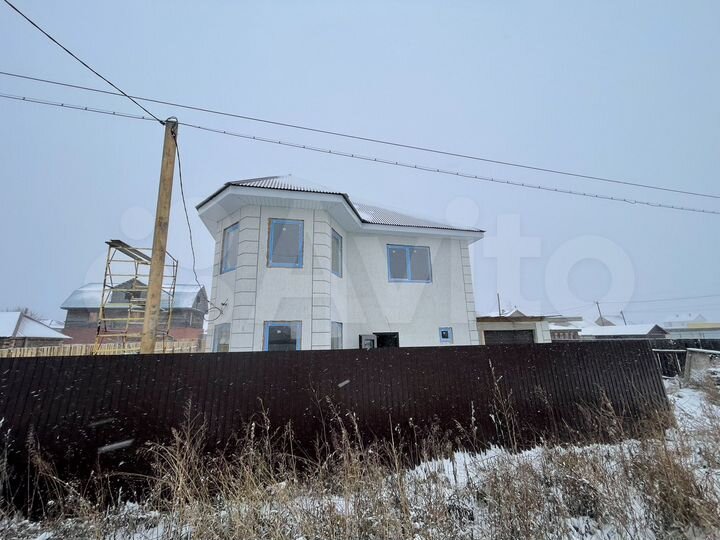 Коттедж 230 м² на участке 10 сот.