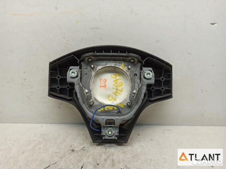 Airbag водительский toyota isis