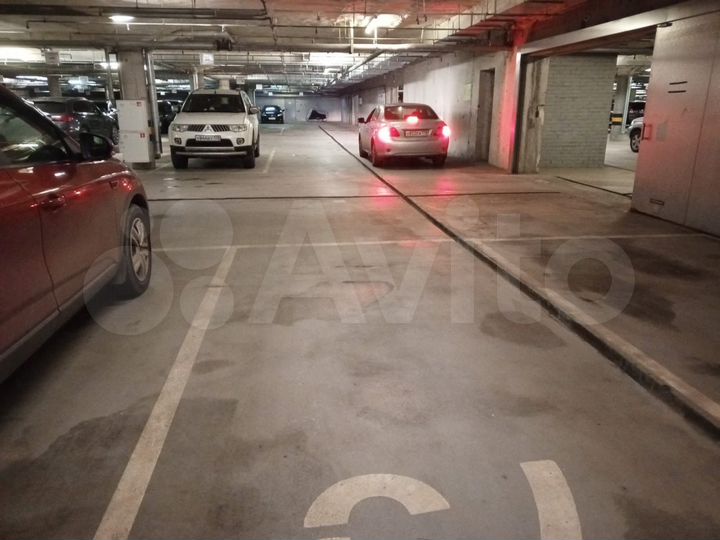 Машиноместо, 15 м²