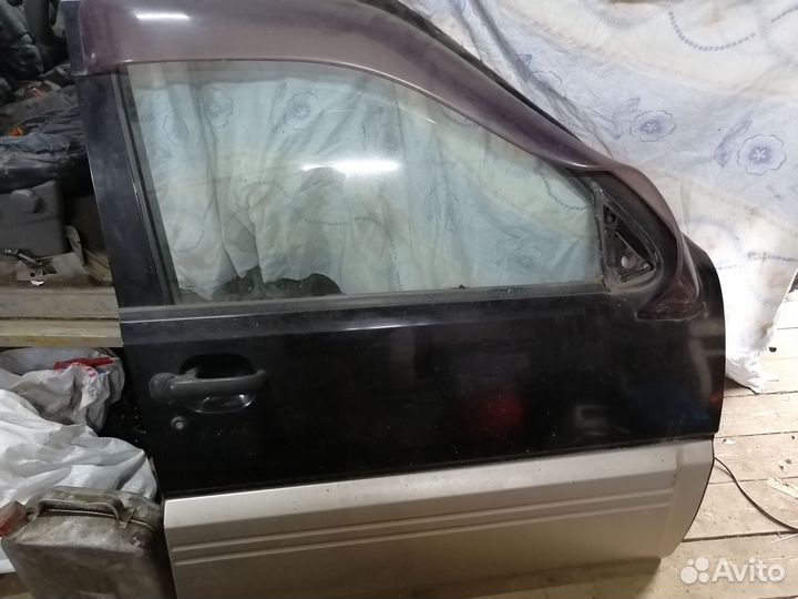 Двери Nissan Mistral