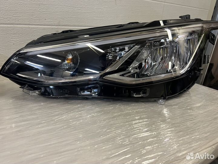 Нывые фары Volkswagen Golf 8 LED