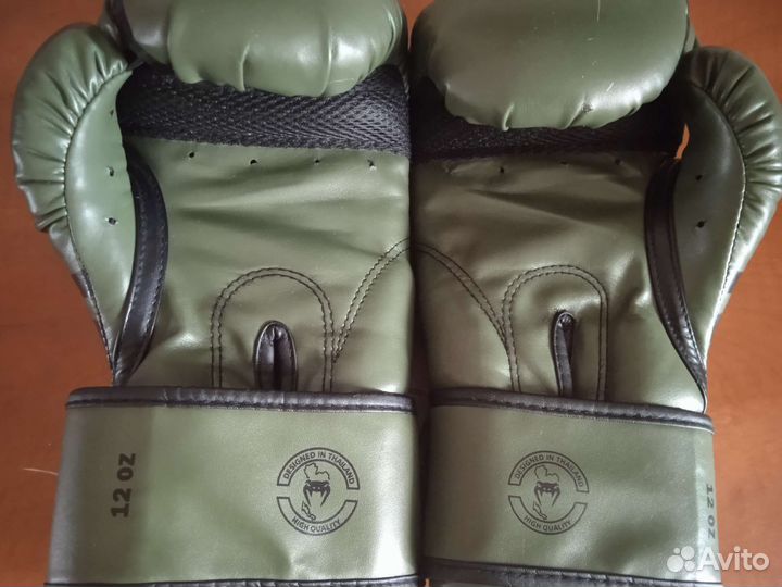 Боксерские перчатки venum
